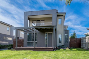 Freda Beach Haven, Inverloch